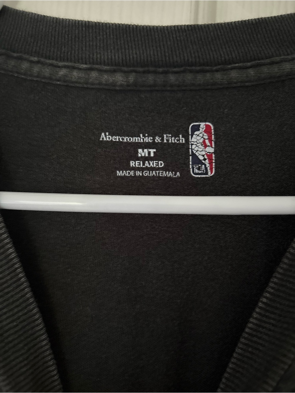 Abercrombie & Fitch Black Brooklyn Nets Graphic Tee - Picture 2 of 2